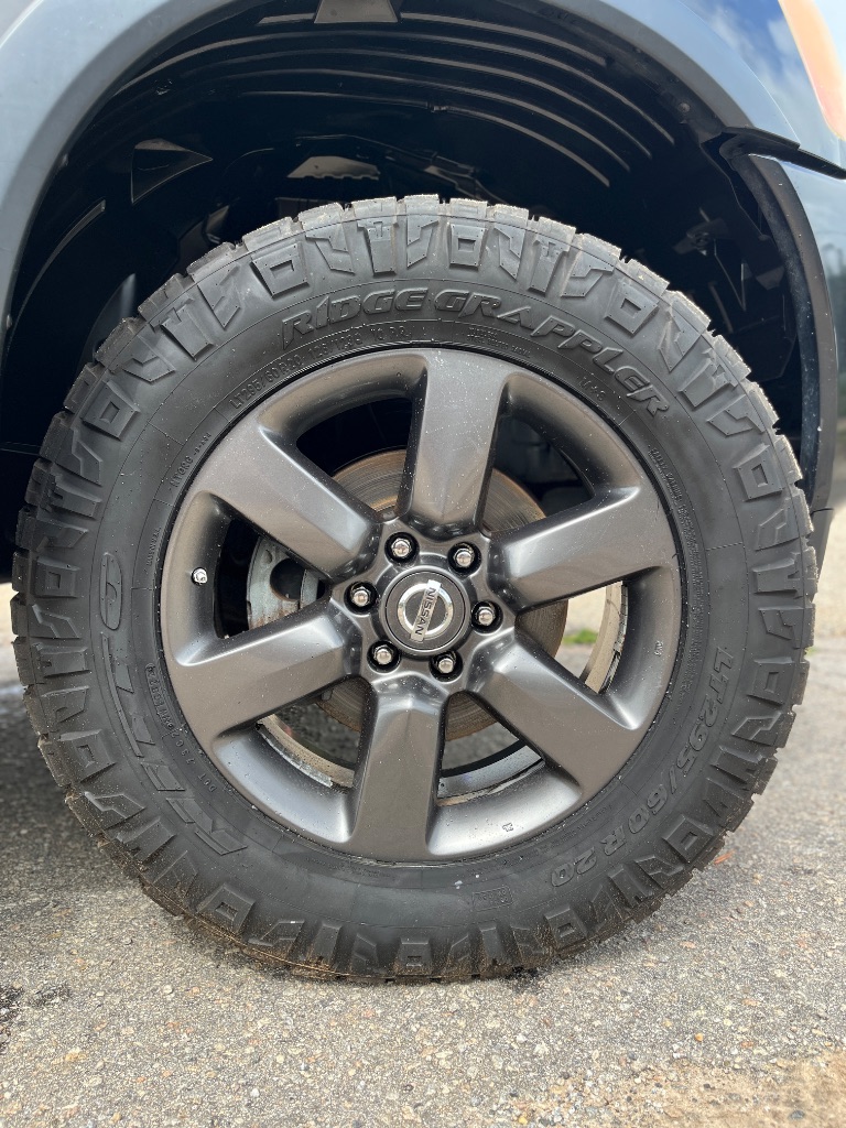 2015 Nissan Titan SV - Photo 6