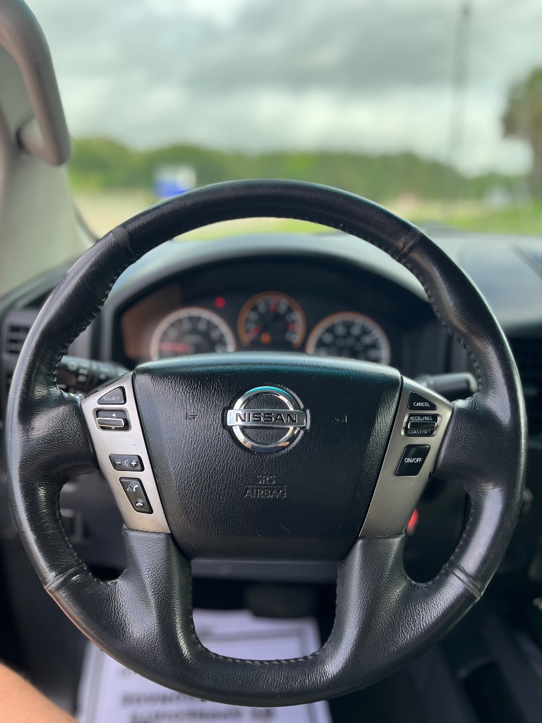 2015 Nissan Titan SV - Photo 12