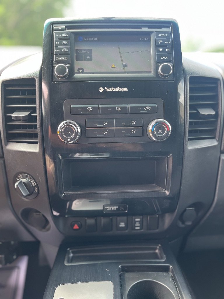 2015 Nissan Titan SV - Photo 14