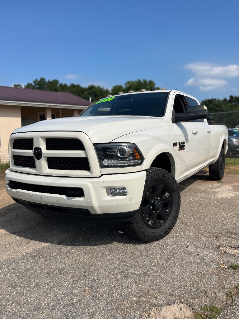 2017 RAM 3500 Laramie 4X4 Crew Cab LWB's photo