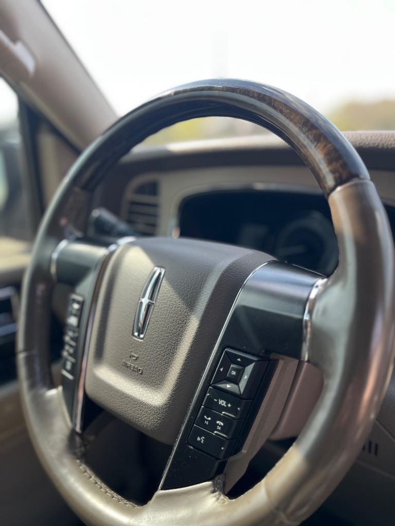 2016 Lincoln Navigator Select - Photo 13